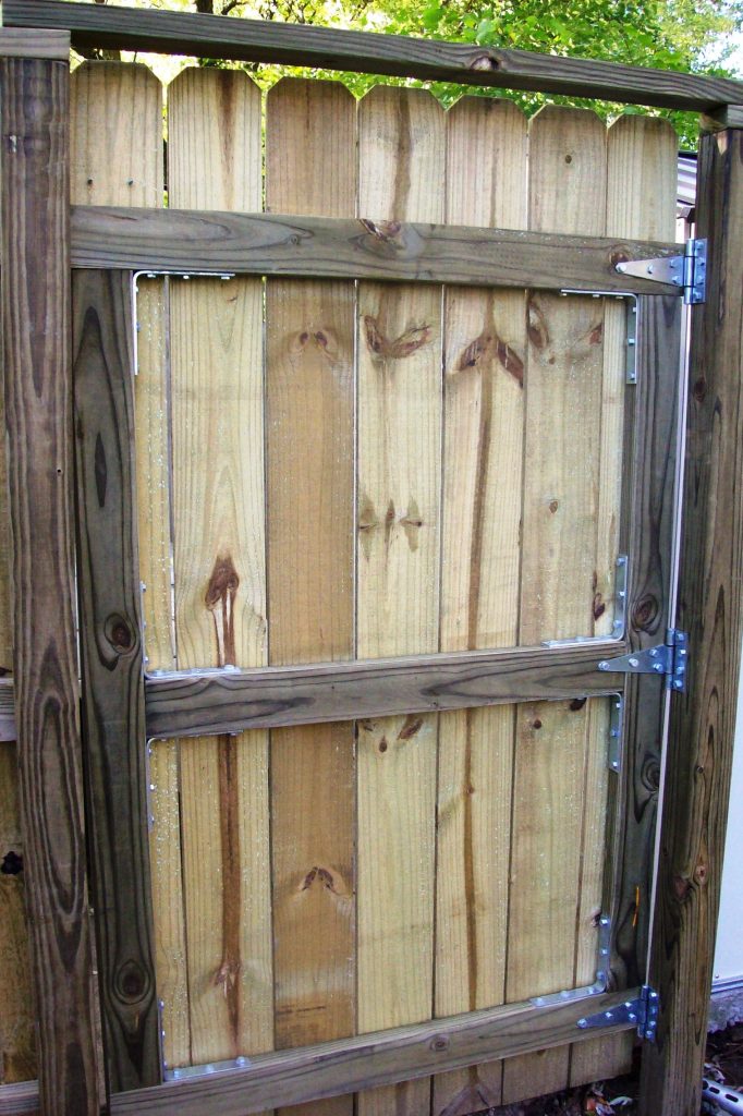 Build a Timber Gate: Step-by-Step Guide